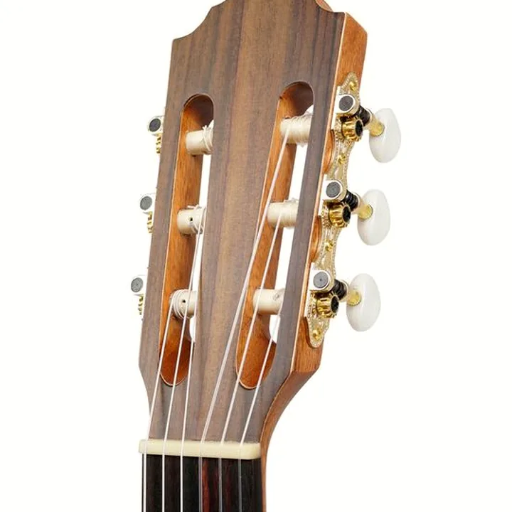 La guitare Höfner HF 13-1/2 Classical Comparatif, Avis et Test