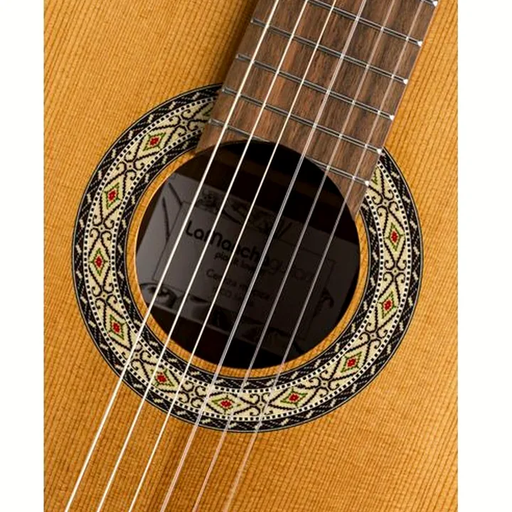 La guitare La Mancha Cereza Maciza – Test et Avis