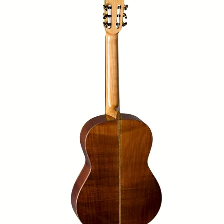 La guitare La Mancha Cereza Maciza – Test et Avis
