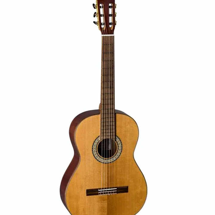 La guitare La Mancha Cereza Maciza – Test et Avis