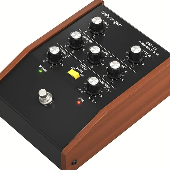 Pédale Behringer BM-17 Frequency Box