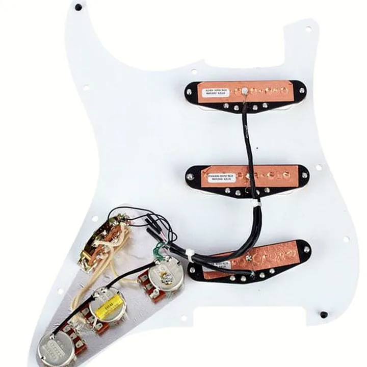 Seymour Duncan STK-S10S WH Pickguard YJM Fury , Avis, Test & Comparatif