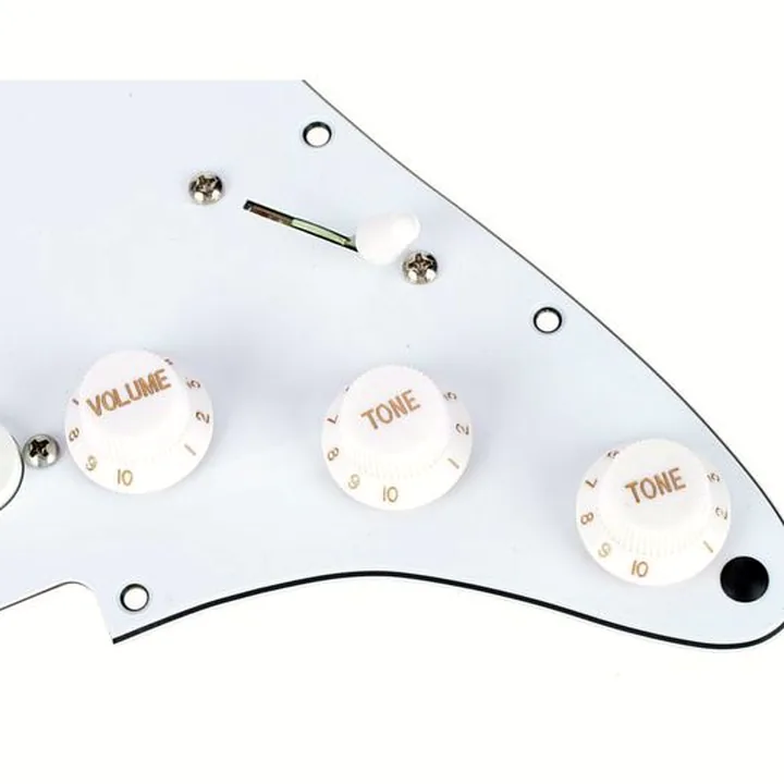 Seymour Duncan STK-S10S WH Pickguard YJM Fury , Avis, Test & Comparatif