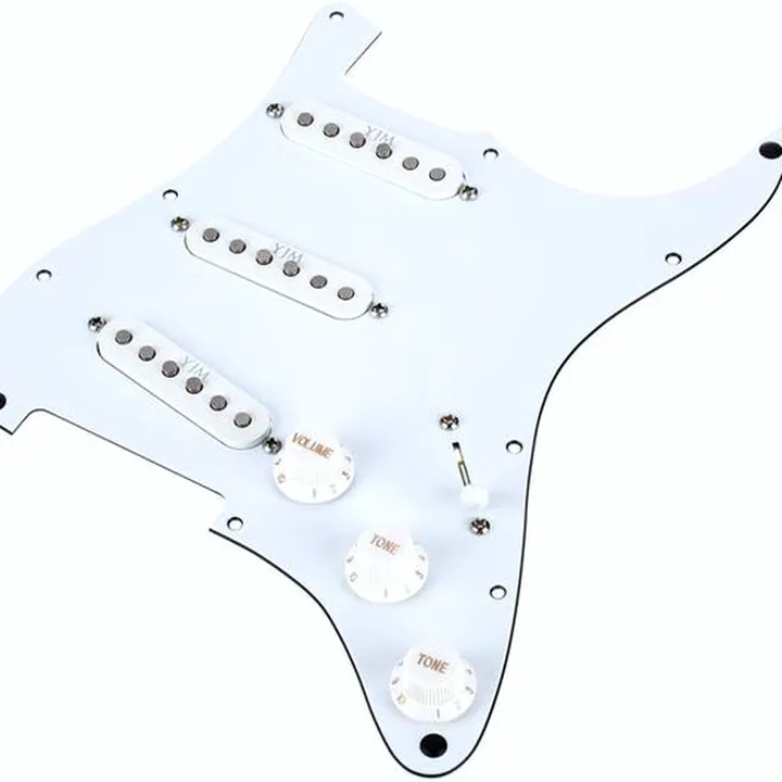 Seymour Duncan STK-S10S WH Pickguard YJM Fury , Avis, Test & Comparatif