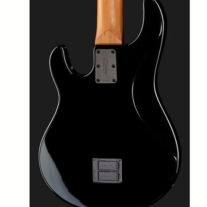 Test, Avis de la basse électrique Sterling by Music Man DarkRay 5 Black