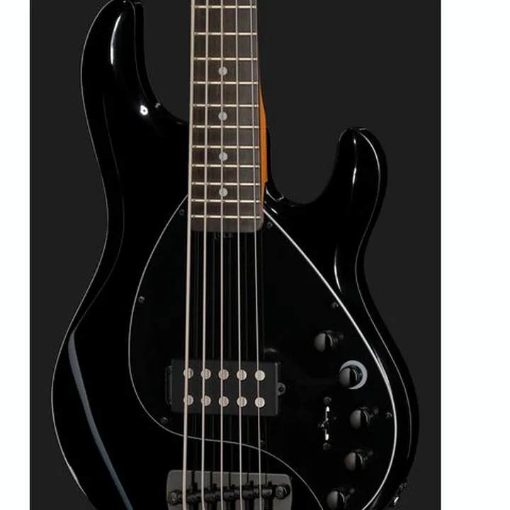 Test, Avis de la basse électrique Sterling by Music Man DarkRay 5 Black