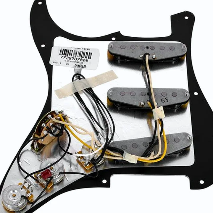 Test & Avis : Fender PWPG 65 Strat RWRP BWB