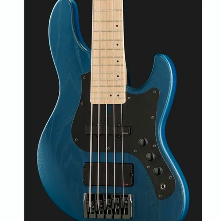 Test & Avis : FGN J-Standard Mighty Jazz Bass BL