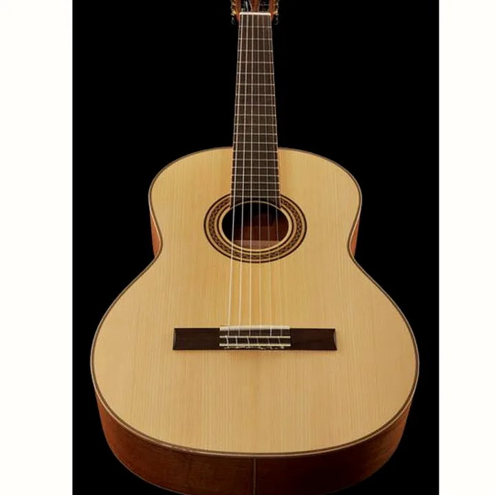Test & Avis Guitare classique La Mancha Rubi SMX