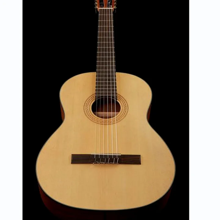 Test & Avis Guitare classique La Mancha Rubinito LSM-L