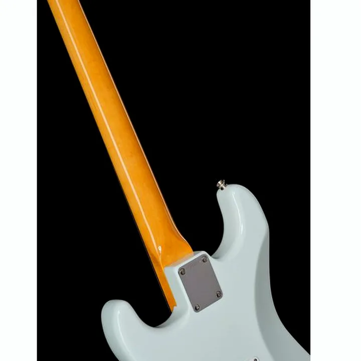 Test & Avis Guitare électrique Fender AV II 65 Strat RW SNB