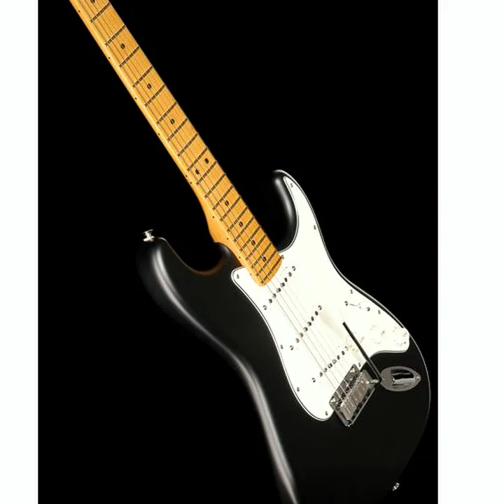 Test, Avis Guitare Fender Exclusive Ens Strat MN STN BLK