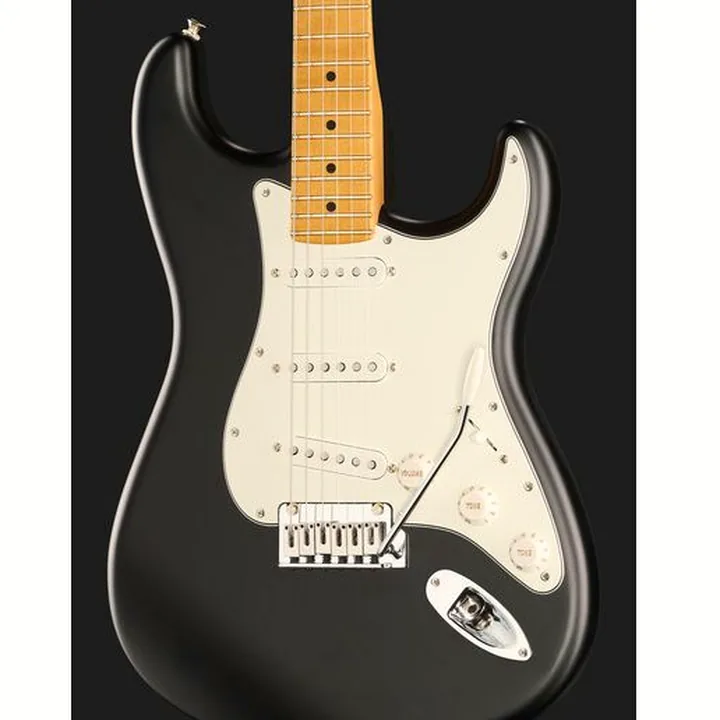 Test, Avis Guitare Fender Exclusive Ens Strat MN STN BLK