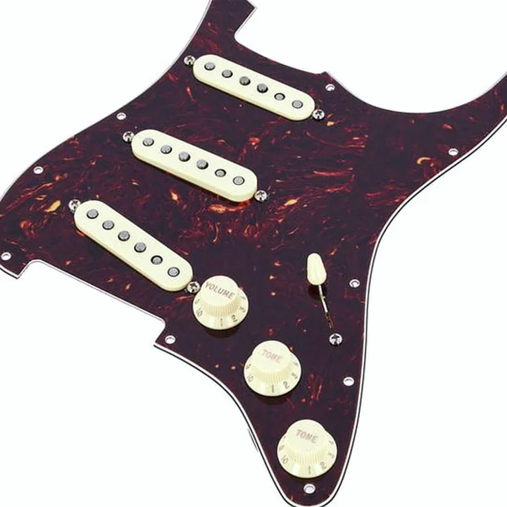 Test et Avis : Fender Pre-Wired ST PG Or.57/62 Tort.