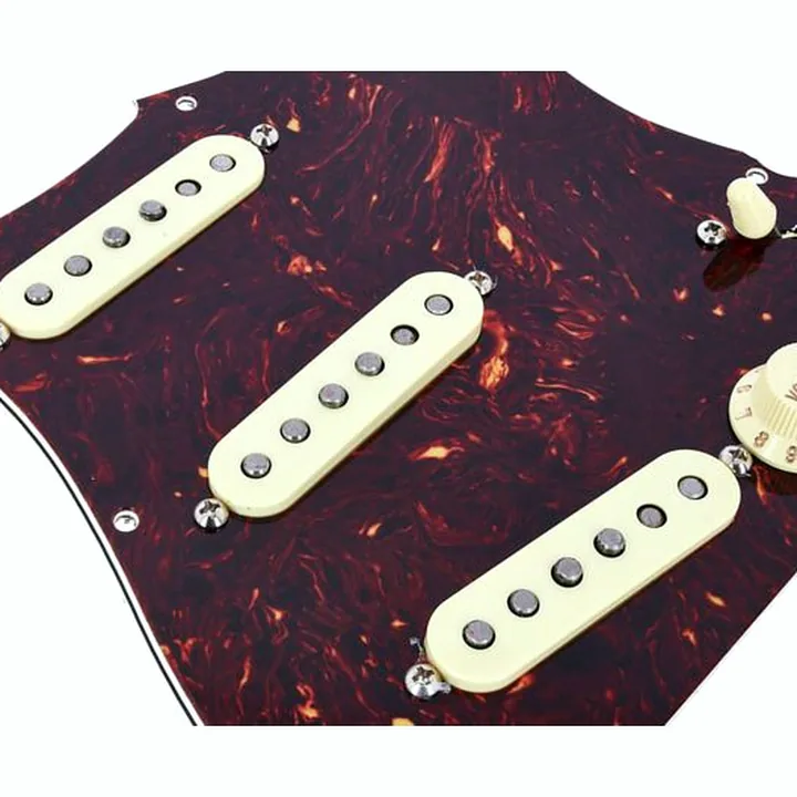 Test et Avis : Fender Pre-Wired ST PG Or.57/62 Tort.