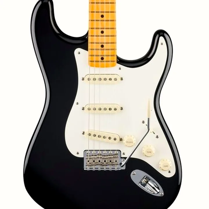Test et Avis Guitare Fender AV II 57 Strat MN BLK