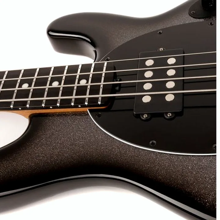 Test et Avis : Music Man Stingray 4 Special HH EB Smoke