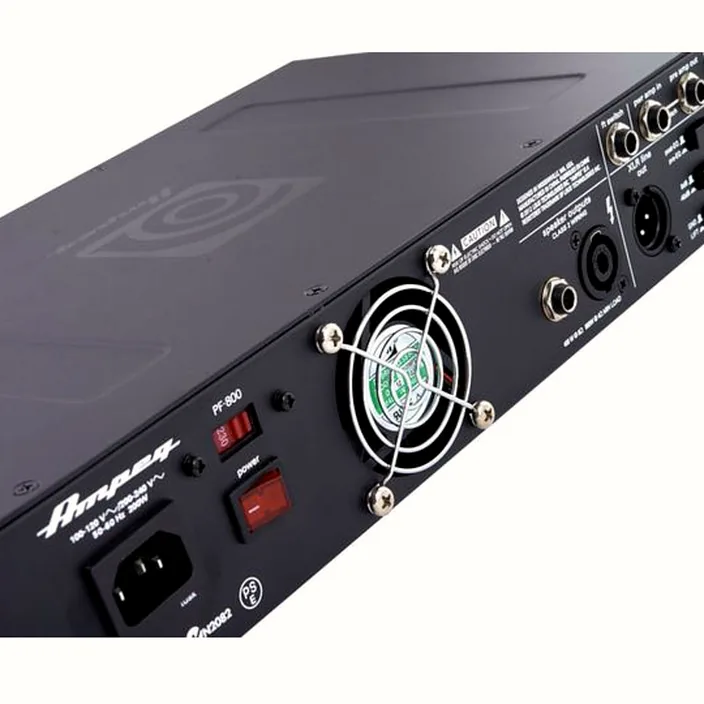 La tête d'amplificateur Ampeg PF-800 Portaflex - Test, Avis, Comparatif